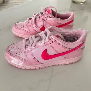 Brand New Dunk Low Triple Pink Nike Shoes 5.5Y/Womans 7